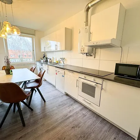 Apartment Fuer 5 Gaeste Grosse Kueche Messe- Und Citynah *