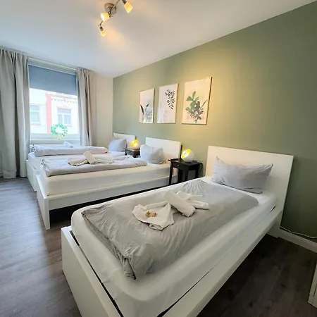 Für 5 Gäste Große Küche Messe- Und Citynah *